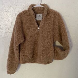 HOLLISTER | XS | fleece | pullover | camel | sweater | top